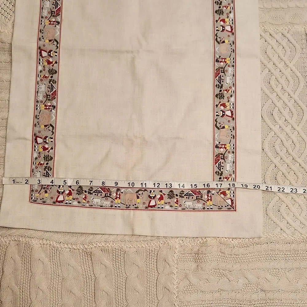Alba Home table runner with peasant scenes